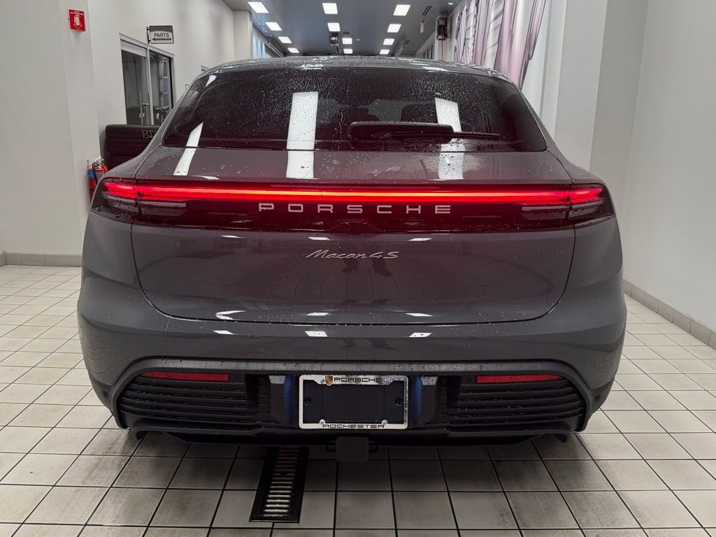 New 2025 Porsche Macan 4S Electric AWD/4WD image 6
