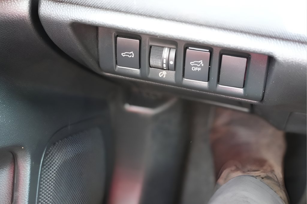 Used 2024 Subaru Outback Premium AWD/4WD image 20