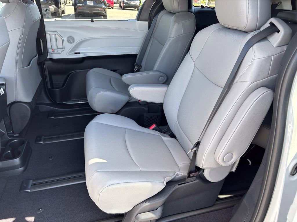New 2026 Toyota Sienna XLE AWD/4WD image 29