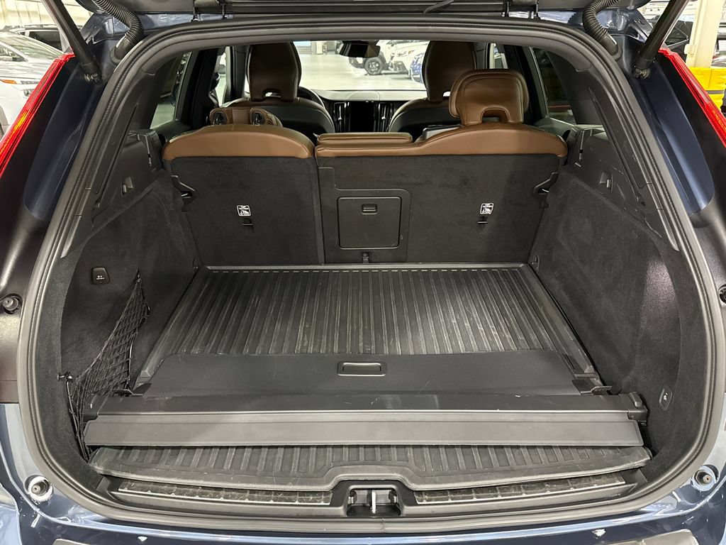Used 2023 Volvo XC60 T8 Ultimate AWD/4WD image 25