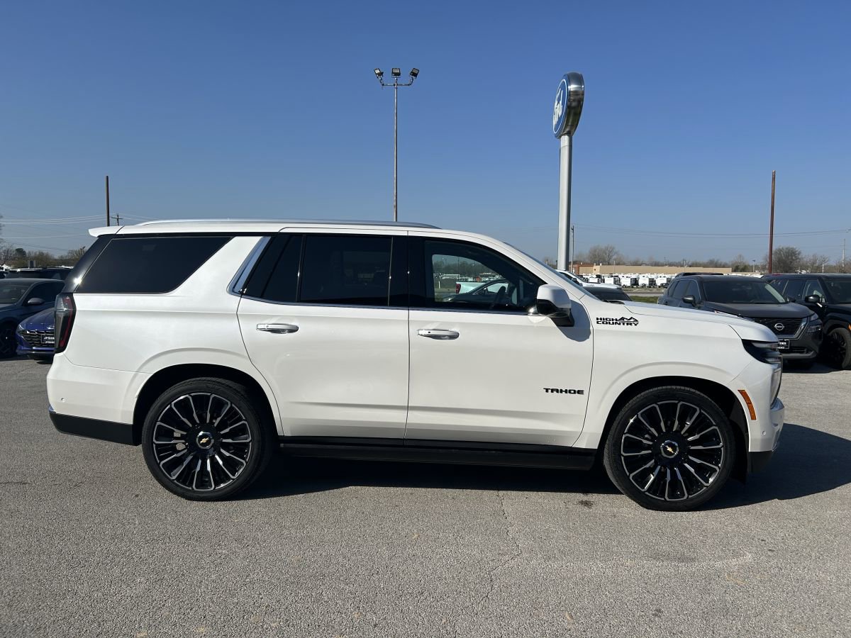 Used 2025 Chevrolet Tahoe High Country image 3