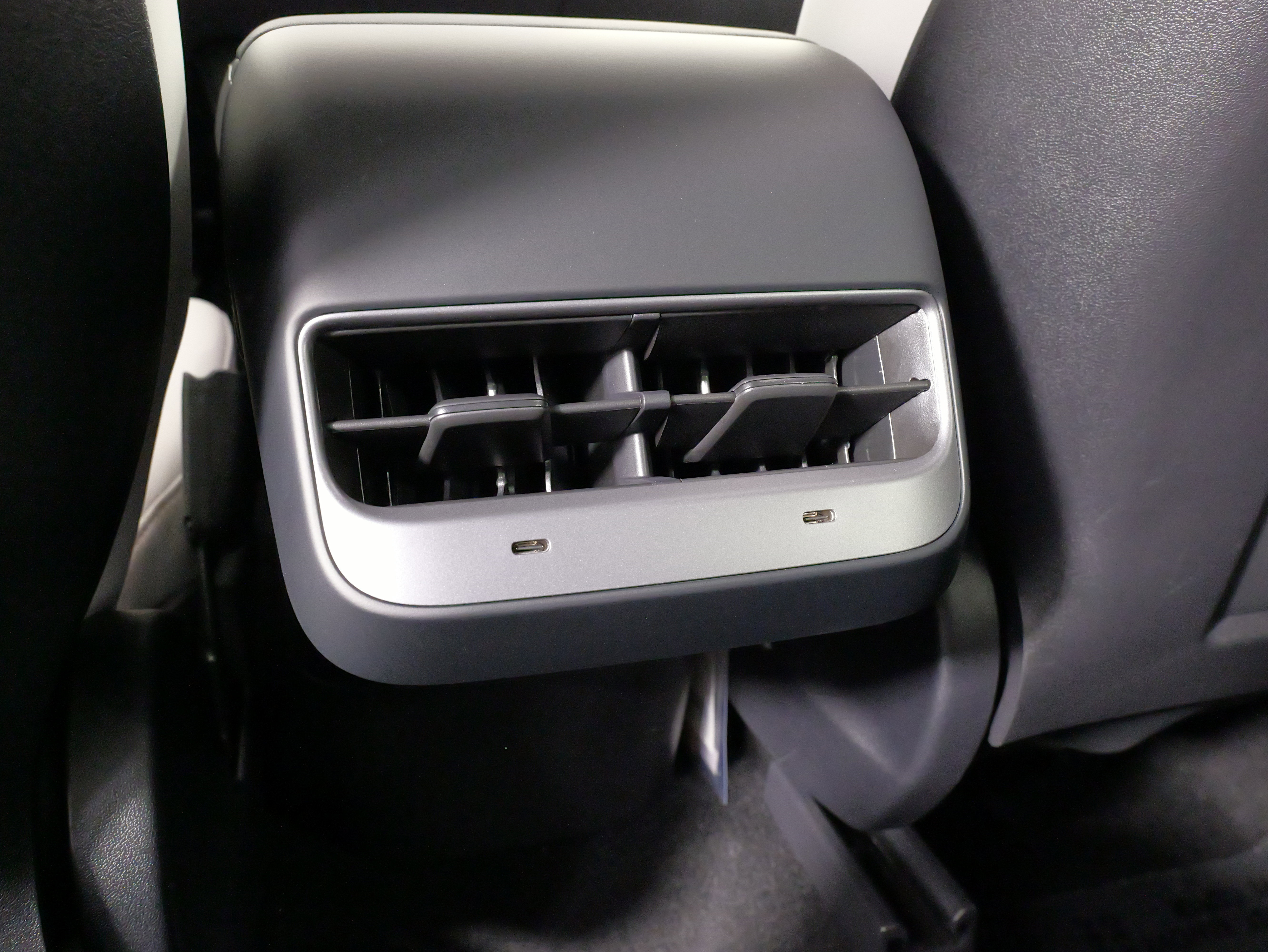 Used 2024 Tesla Model Y Long Range AWD/4WD image 42