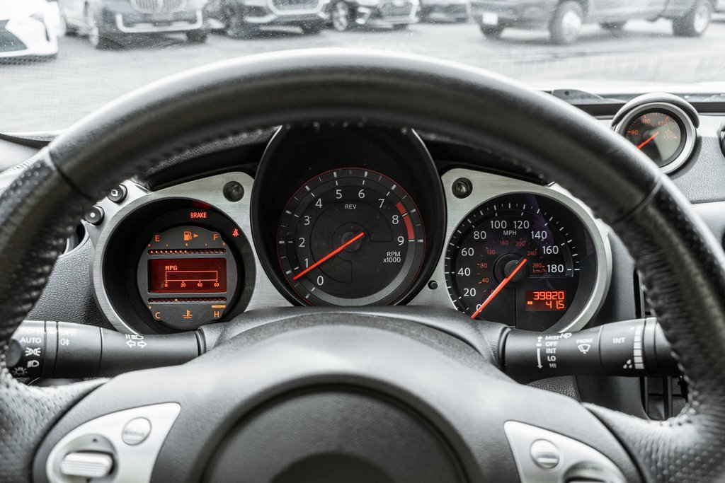 Used 2016 Nissan 370Z Touring image 12