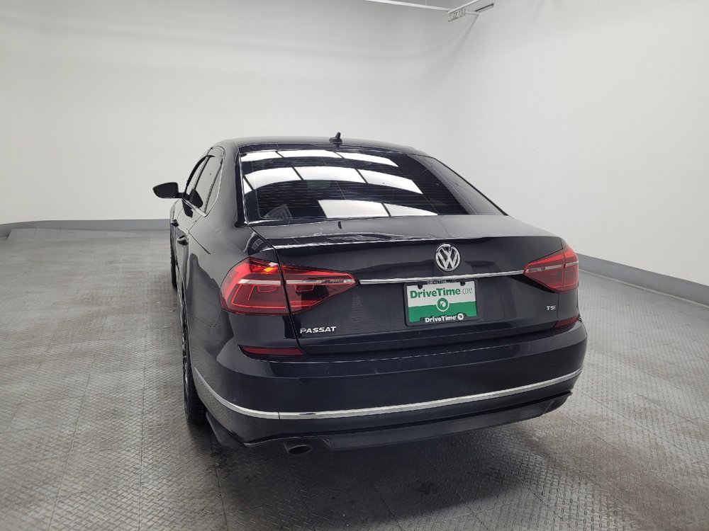 Used 2017 Volkswagen Passat 1.8T R-Line FWD image 6