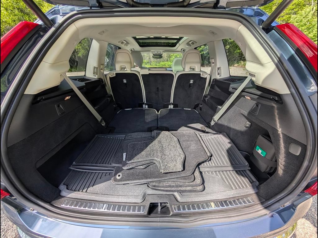 Certified 2025 Volvo XC90 T8 Plus w/ Protection Package Premier AWD/4WD image 10
