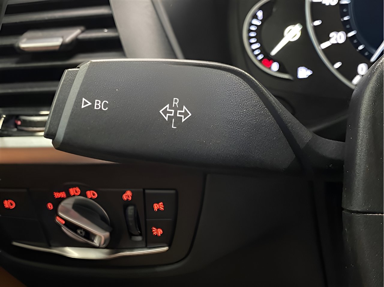 Used 2019 BMW X3 xDrive30i w/ Premium Package image 14