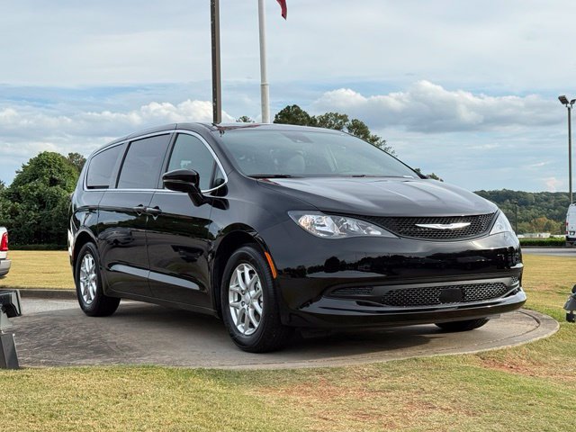 New 2027 Chrysler Pacifica LX FWD image 1