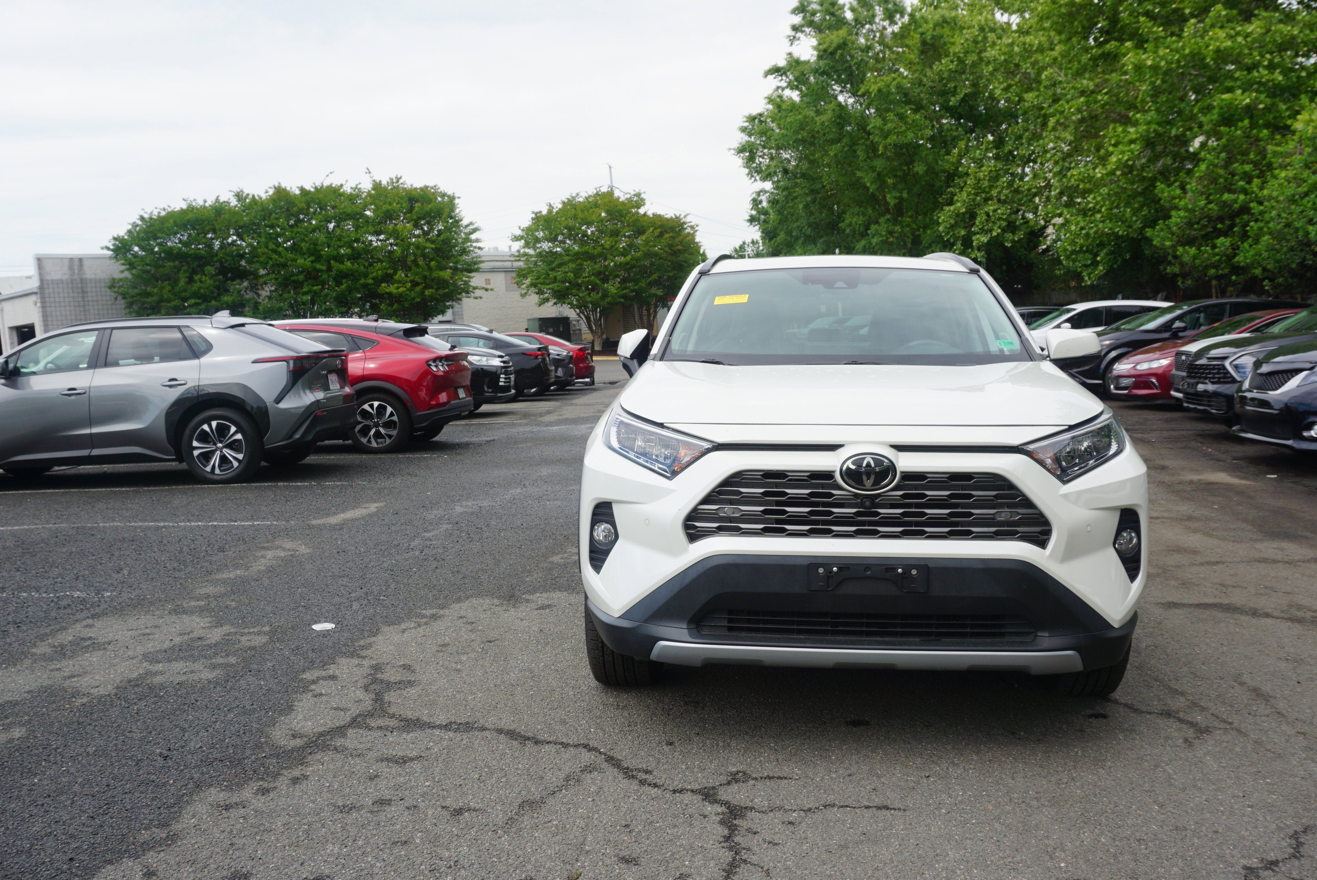 Used 2019 Toyota RAV4 Limited w/ Advanced Technology Package AWD/4WD image 2