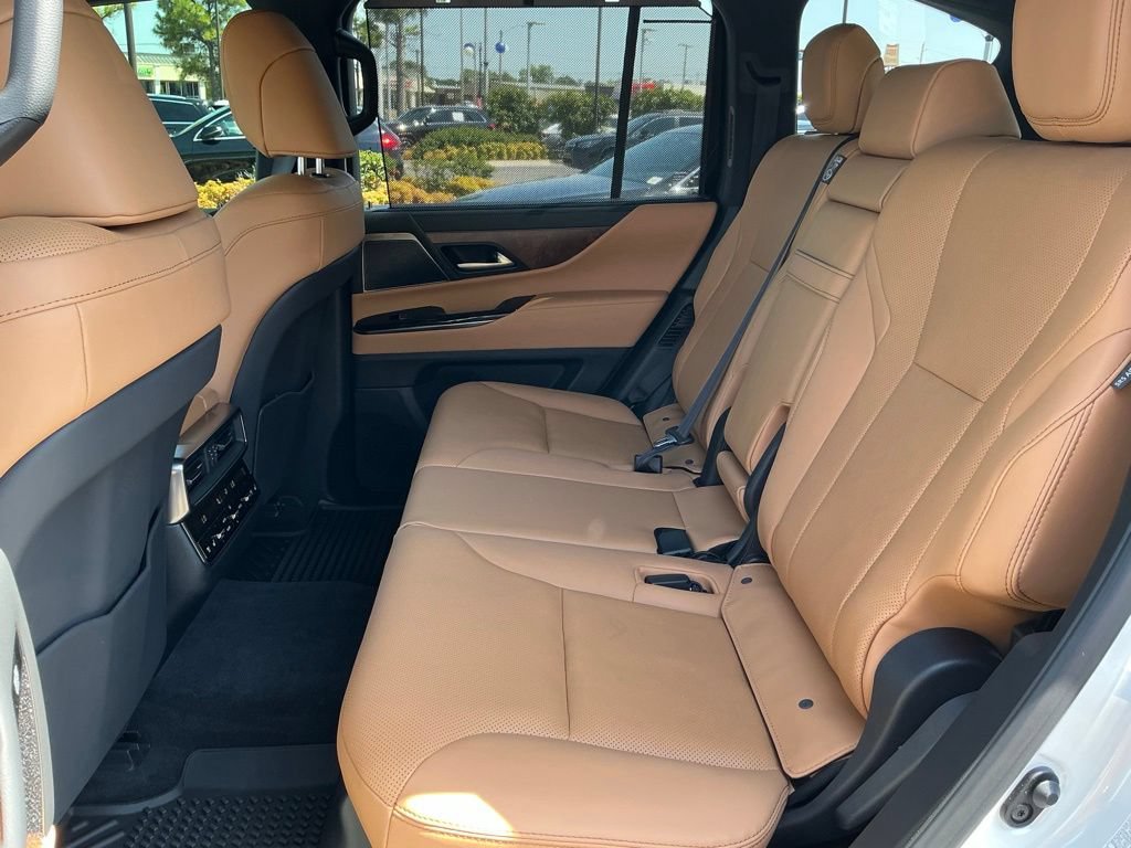Certified 2026 Lexus LX 600 4WD w/ Accessory Package (2T) image 16