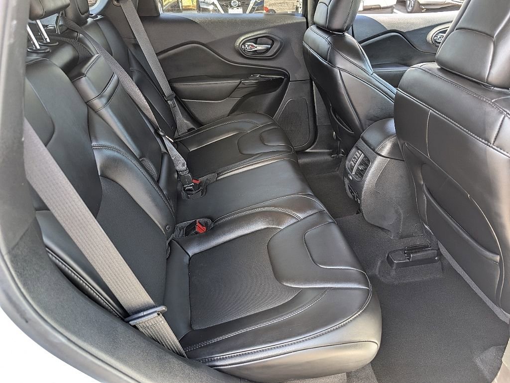 Used 2019 Jeep Cherokee Latitude Plus image 20