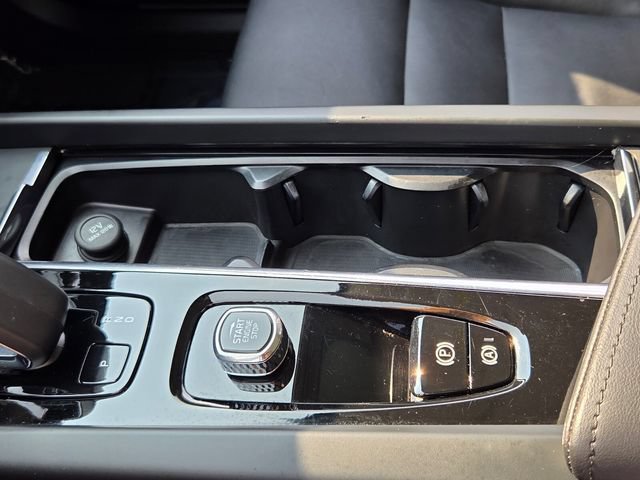 Certified 2024 Volvo XC60 T8 Core AWD/4WD image 35