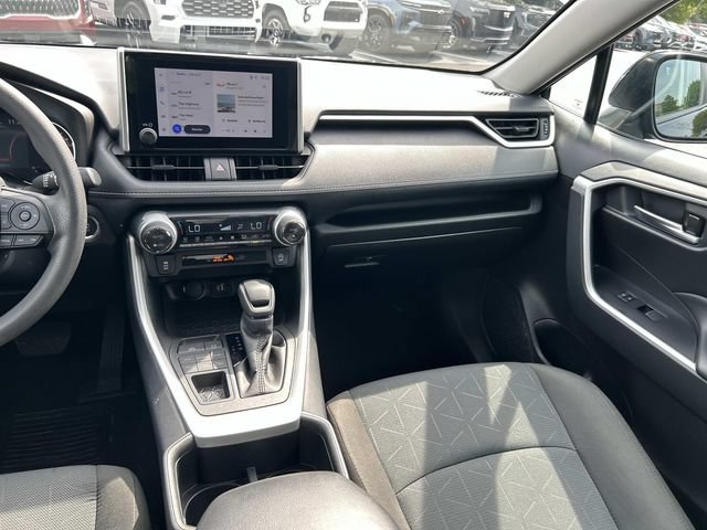 Used 2025 Toyota RAV4 XLE AWD/4WD image 17