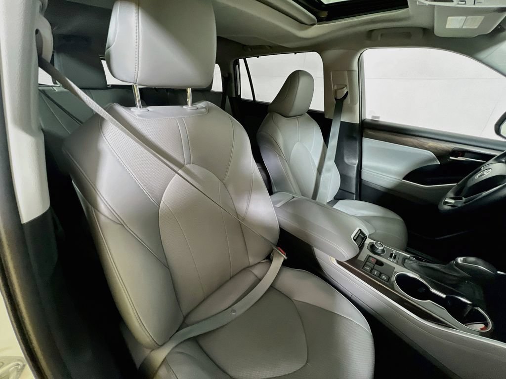 Certified 2023 Toyota Highlander Limited AWD/4WD image 27