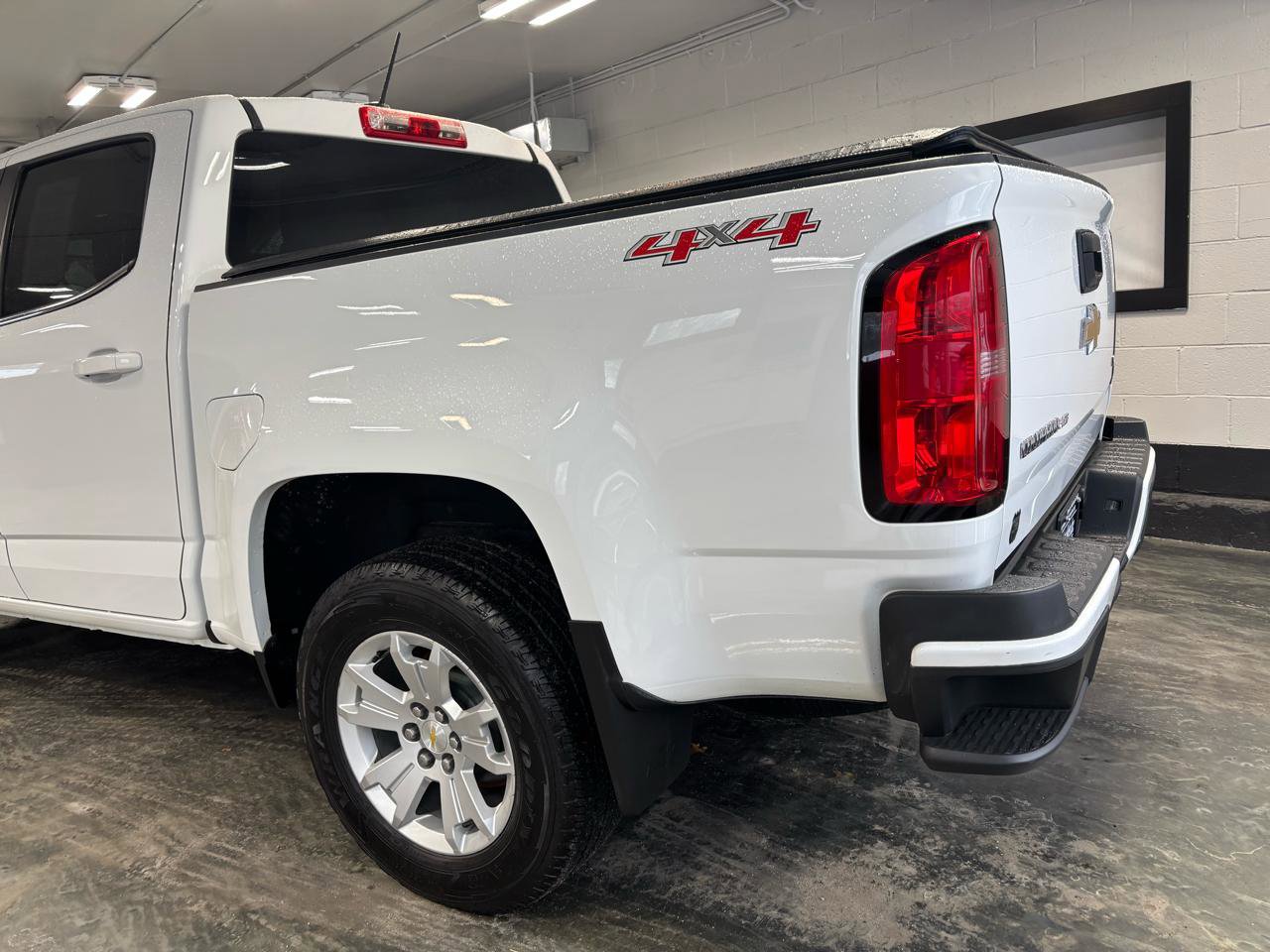 Used 2018 Chevrolet Colorado LT AWD/4WD image 8