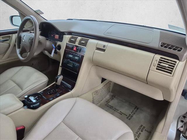 Used 2001 Mercedes-Benz E 320 Sedan image 24