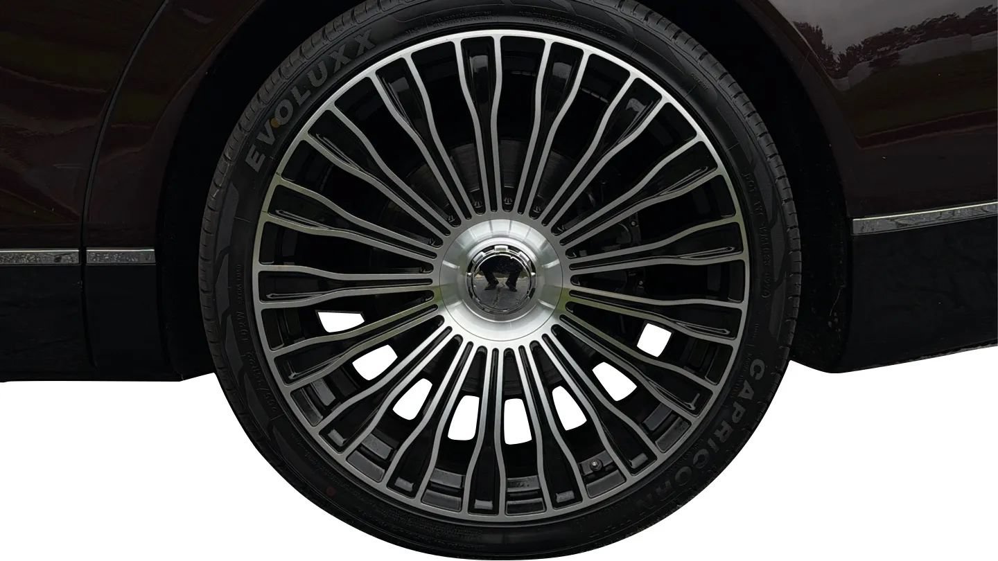 Used 2004 Maybach 57 RWD image 56