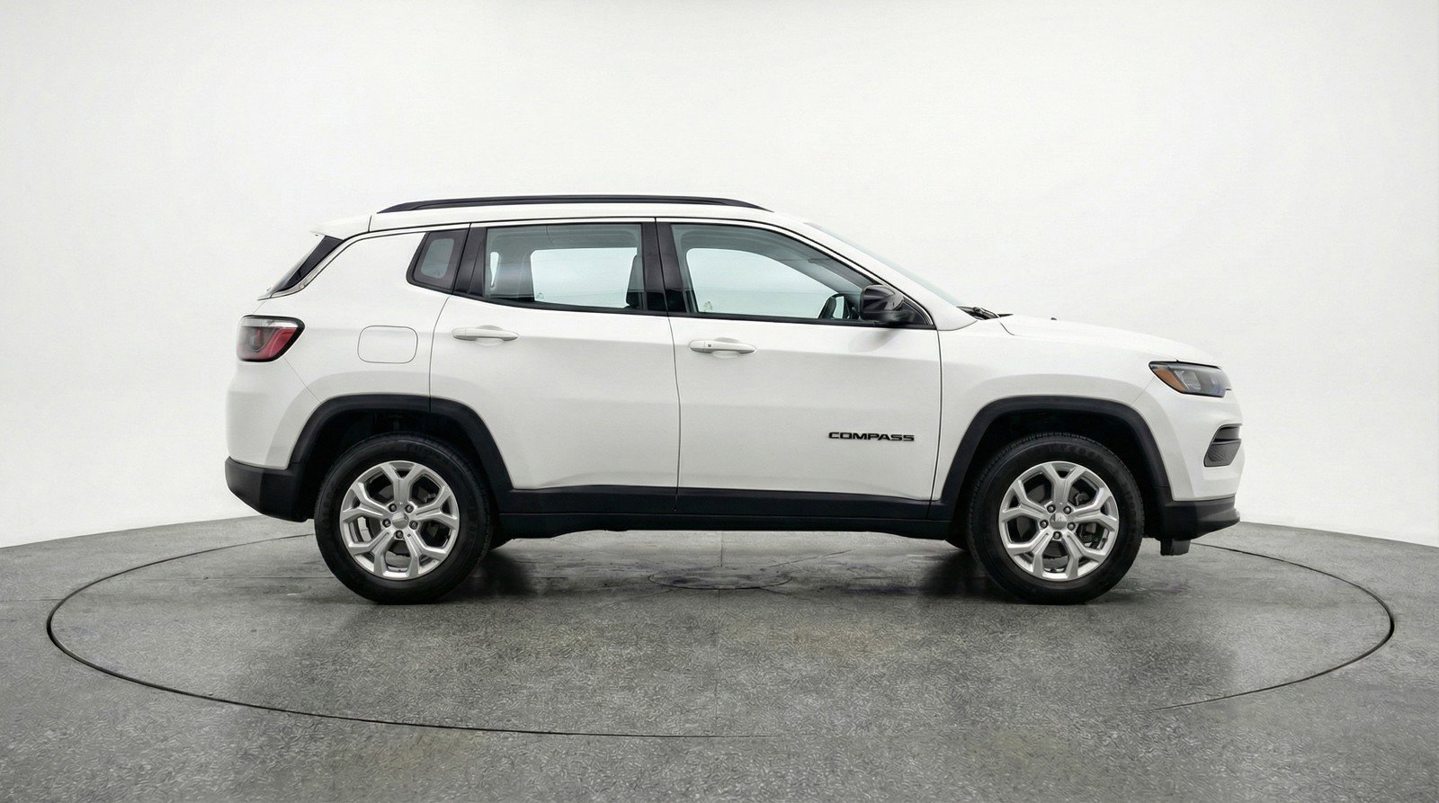 Used 2025 Jeep Compass Latitude image 11