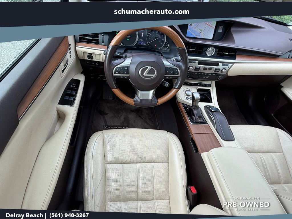 Used 2018 Lexus ES 300h w/ Luxury Package FWD image 13