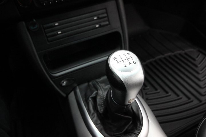 Used 2004 Porsche 911 Carrera 4S image 32