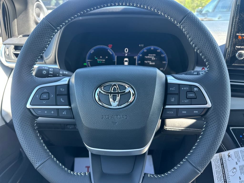 Used 2026 Toyota Sienna XSE AWD/4WD image 19