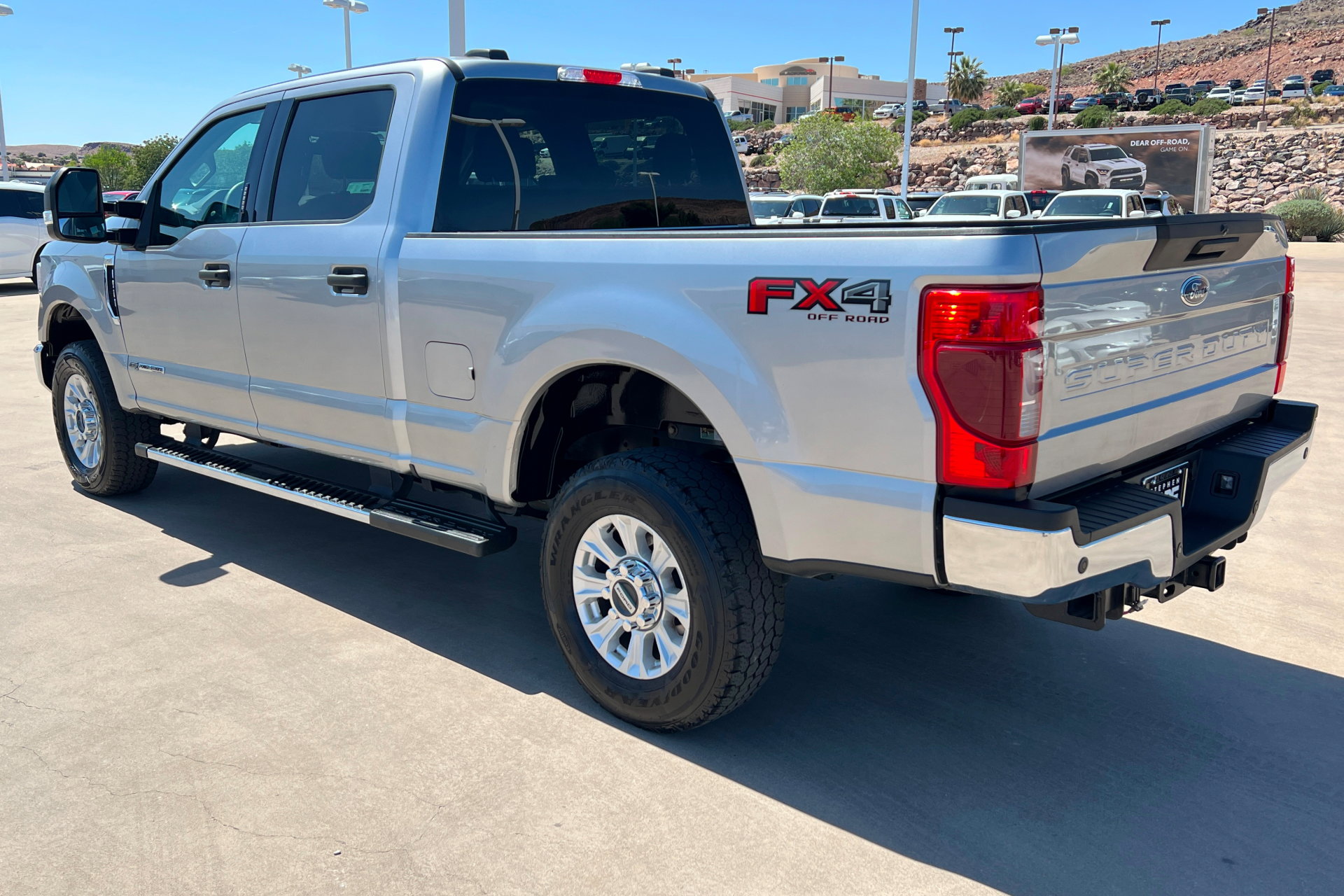 Used 2020 Ford F250 XLT w/ XLT Value Package AWD/4WD image 3
