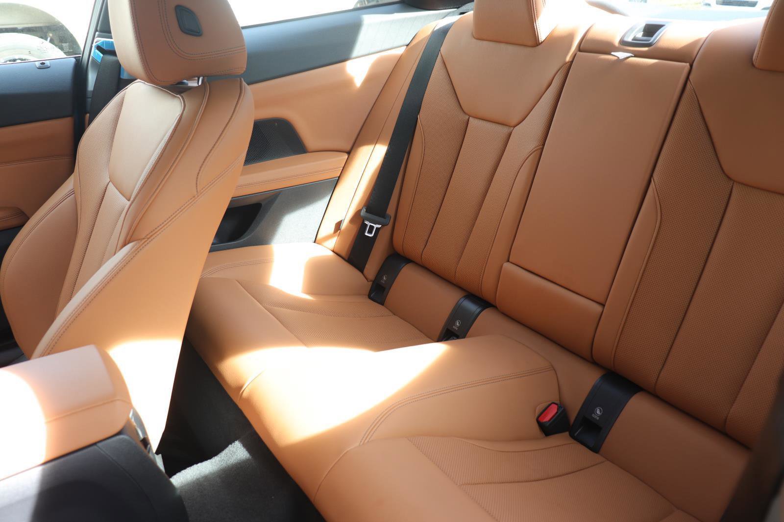 Used 2025 BMW 430i Coupe w/ Convenience Package image 12