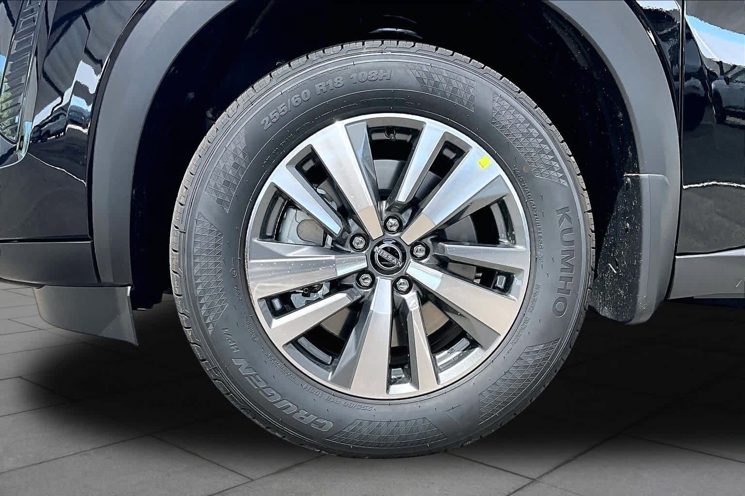 New 2026 Nissan Pathfinder SL FWD image 9