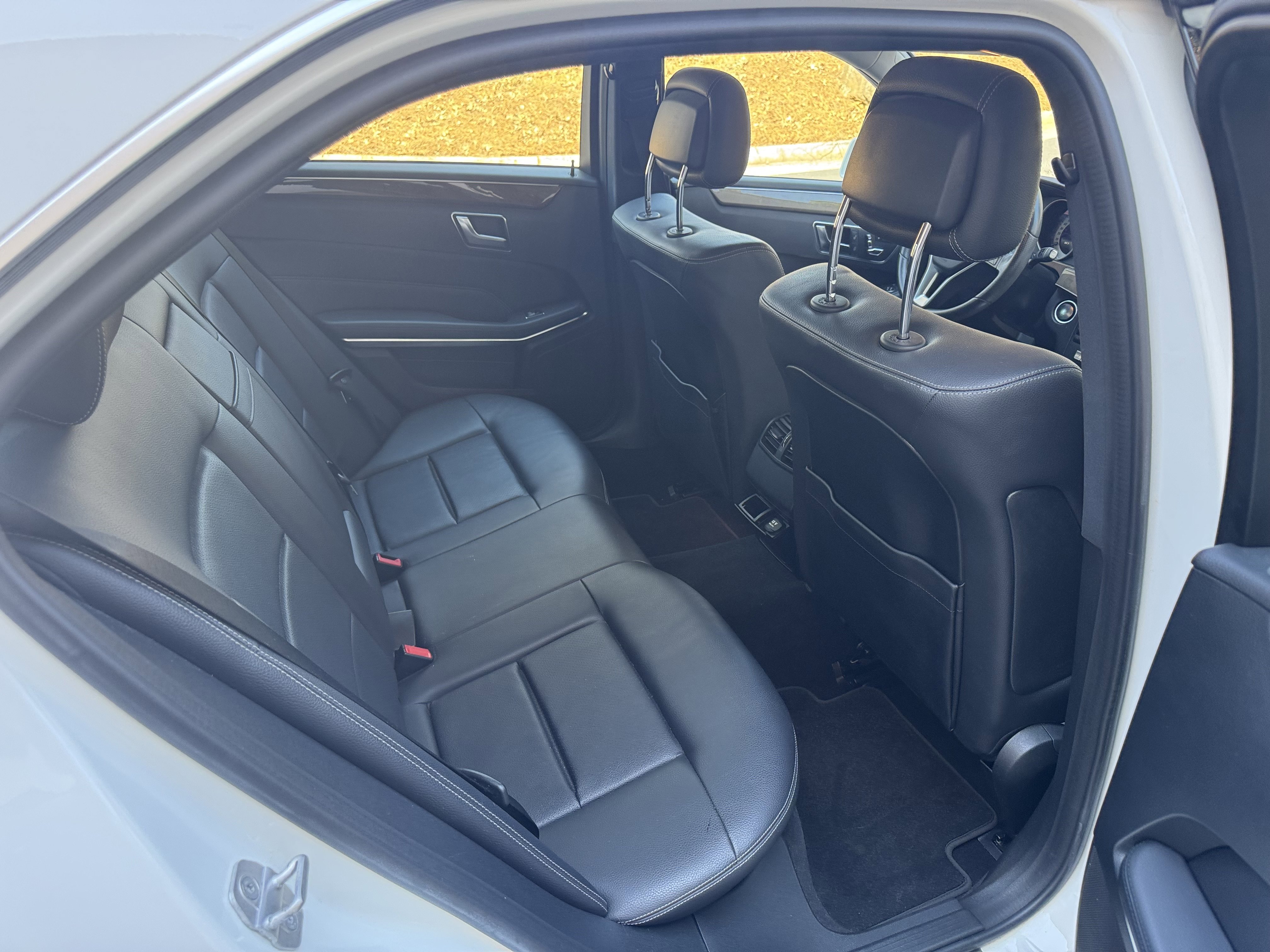 Used 2014 Mercedes-Benz E 350 Sedan image 4