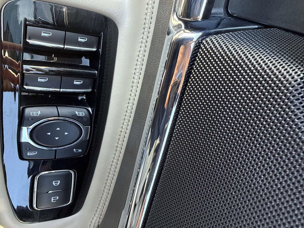 Used 2023 Lincoln Corsair Reserve w/ Equipment Group 202A image 20