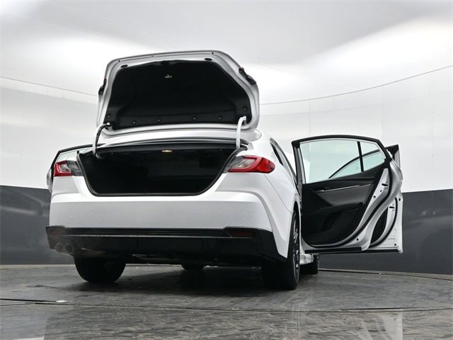 Used 2025 Toyota Camry SE w/ Convenience Package image 39