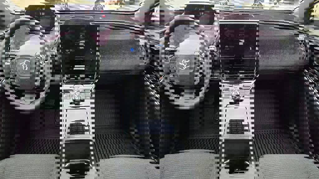 Used 2025 Toyota bZ4X XLE image 9