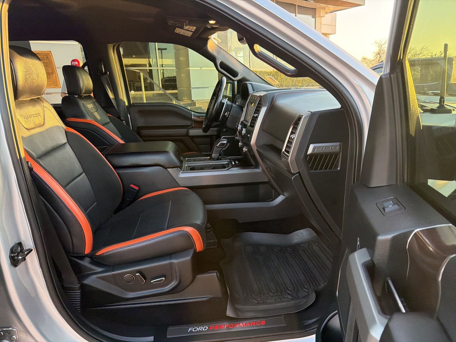 Used 2018 Ford F150 Raptor w/ Equipment Group 802A Luxury image 19