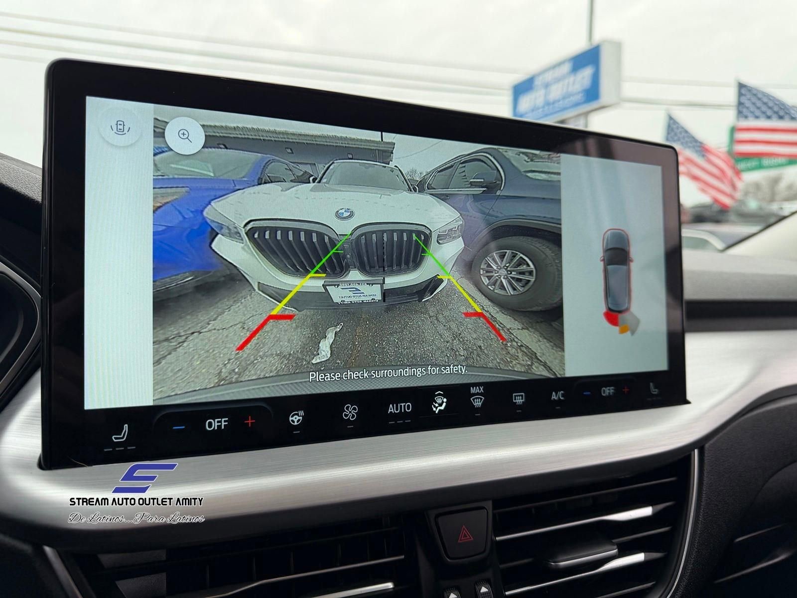 Used 2025 Ford Escape Platinum image 34