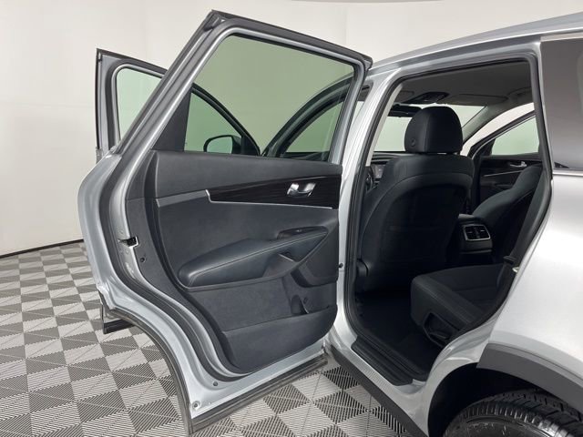 Used 2020 Kia Sorento LX image 38