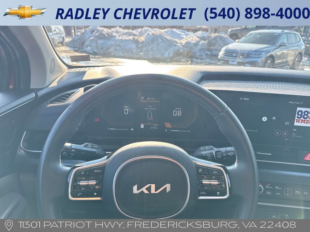 Used 2025 Kia Carnival image 6