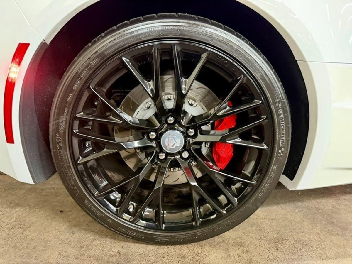 Used 2016 Chevrolet Corvette Z06 w/ 2LZ Preferred Equipment Group RWD image 20