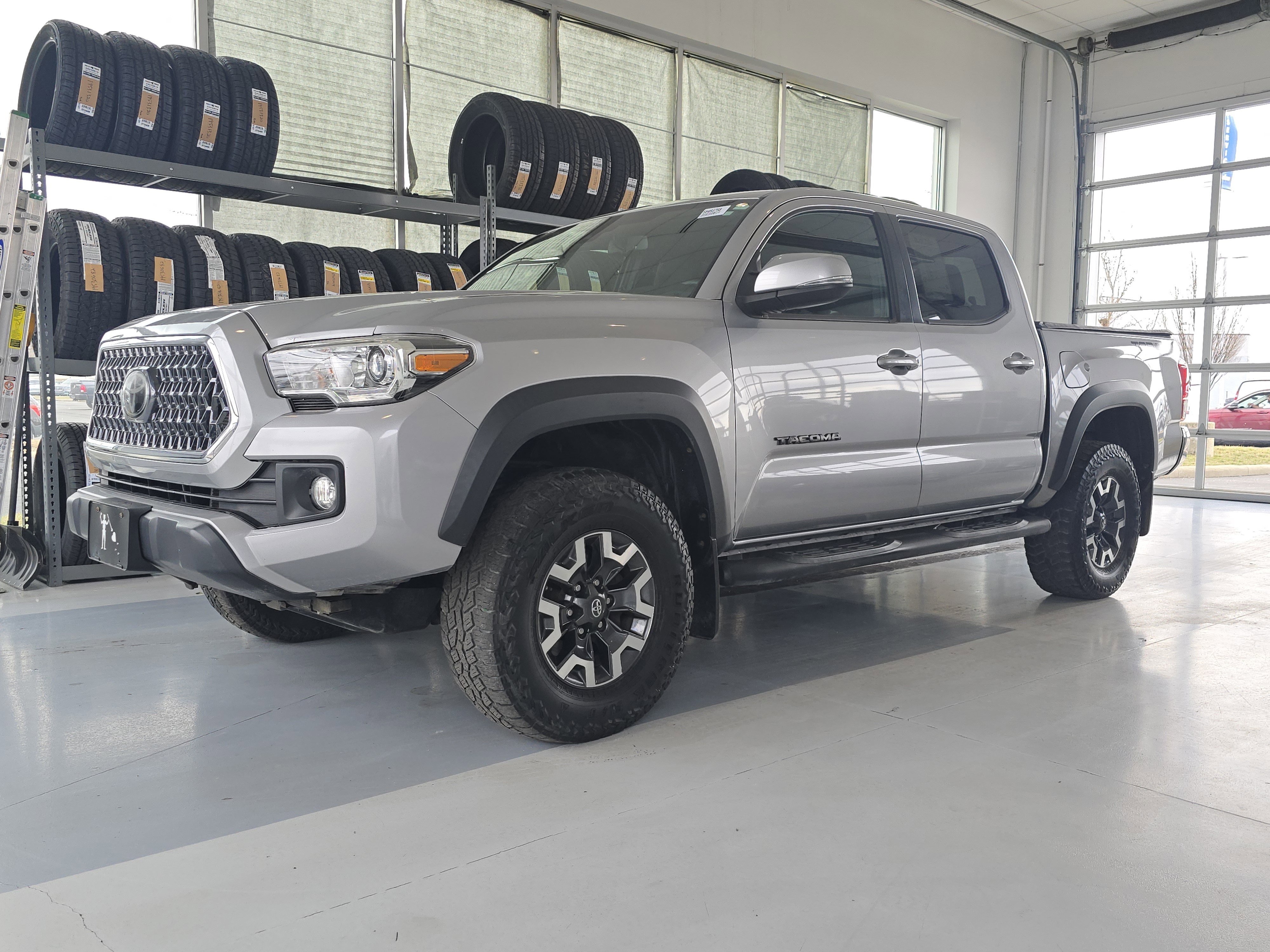 Used 2019 Toyota Tacoma TRD Off-Road image 4
