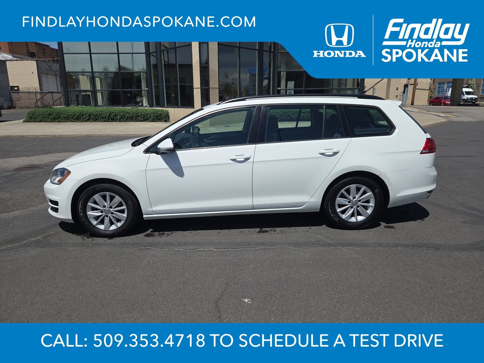 Used 2016 Volkswagen Golf S FWD image 2