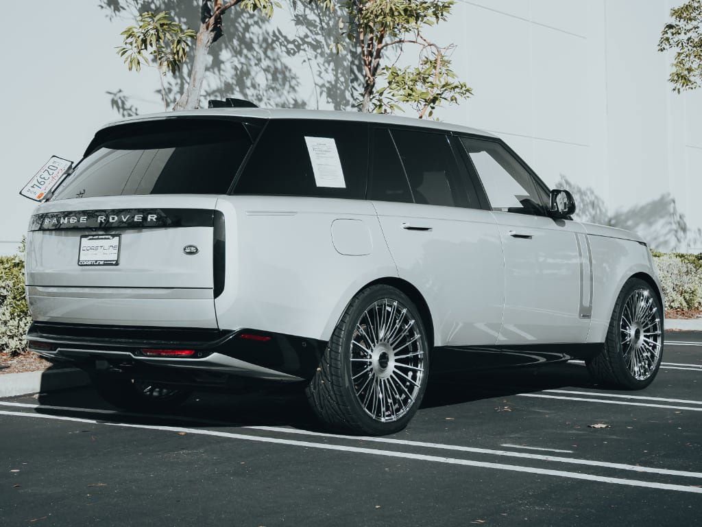 Used 2023 Land Rover Range Rover Autobiography AWD/4WD image 4