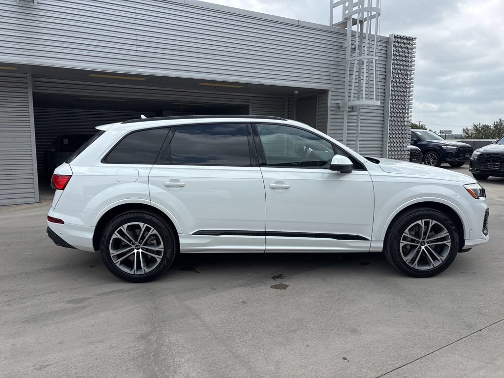 Certified 2026 Audi Q7 3.0T Premium w/ Convenience Plus Package AWD/4WD image 4