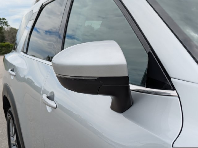 Used 2025 Nissan Pathfinder SL AWD/4WD image 14