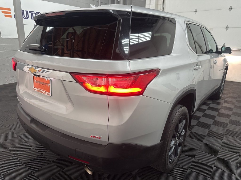 Used 2021 Chevrolet Traverse RS image 9