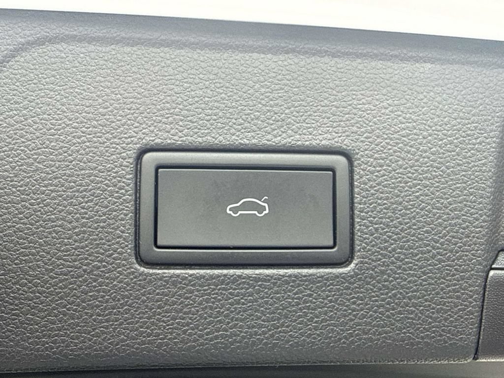 Used 2023 Volkswagen Atlas SE FWD image 31