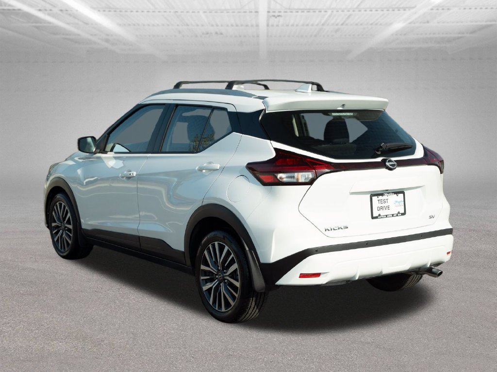 Used 2023 Nissan Kicks SV w/ Interior Electronics Package FWD image 6