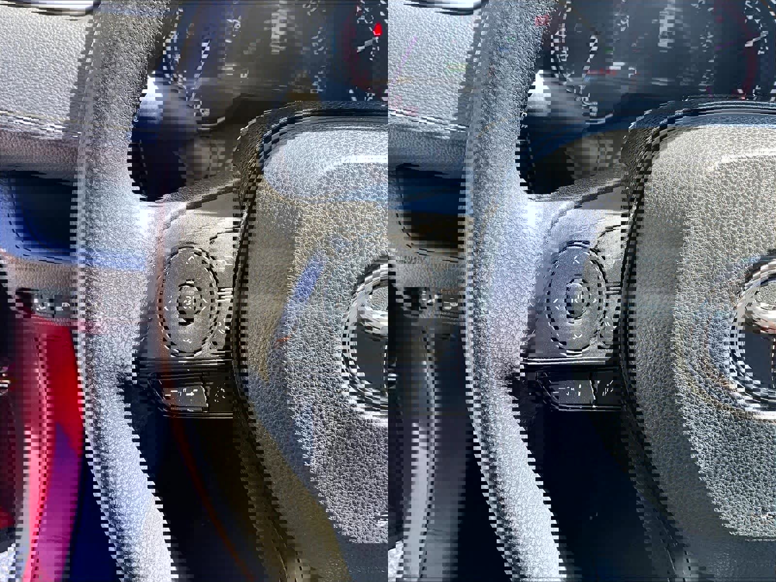 Used 2024 Toyota RAV4 XLE w/ Convenience Package AWD/4WD image 23