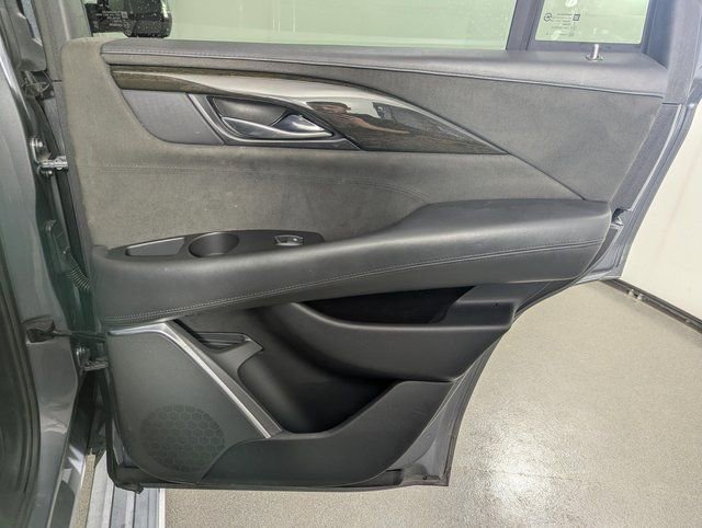 Used 2018 Cadillac Escalade Platinum image 29