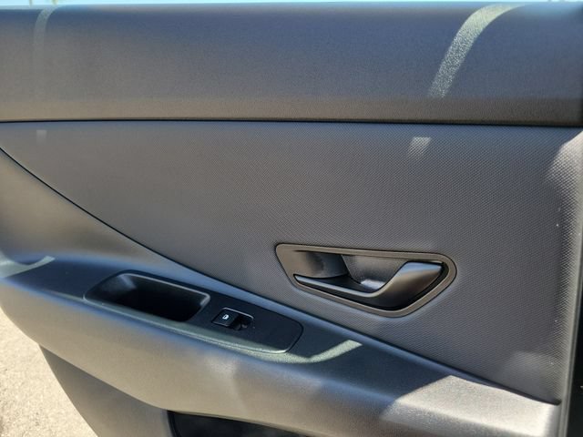 New 2026 Hyundai Elantra SEL Sport FWD image 24