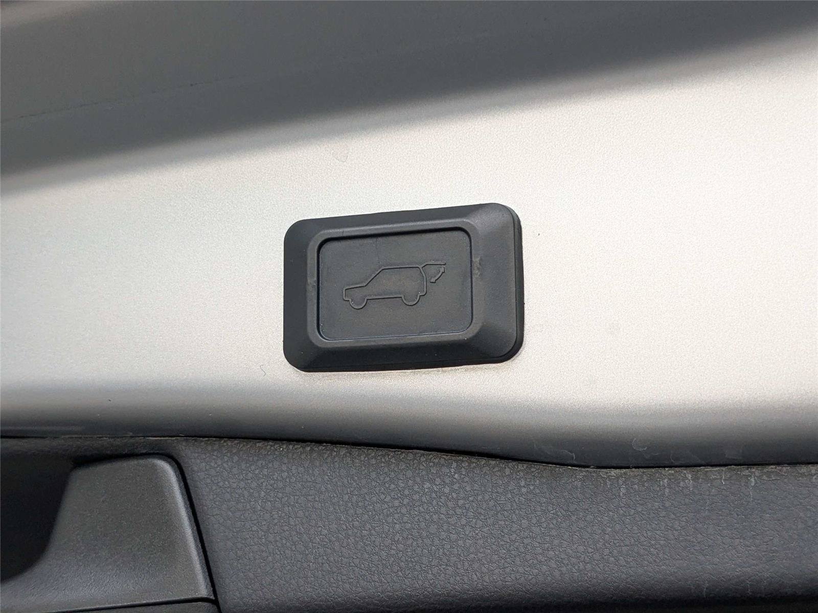 Certified 2022 Toyota RAV4 XSE AWD/4WD image 11