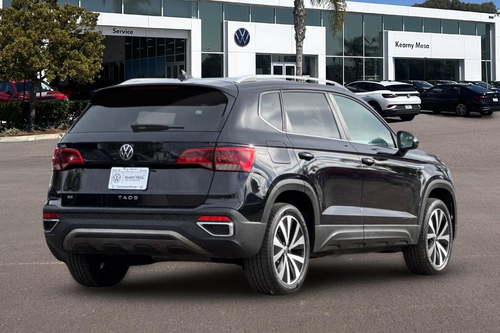 Used 2022 Volkswagen Taos SE image 4