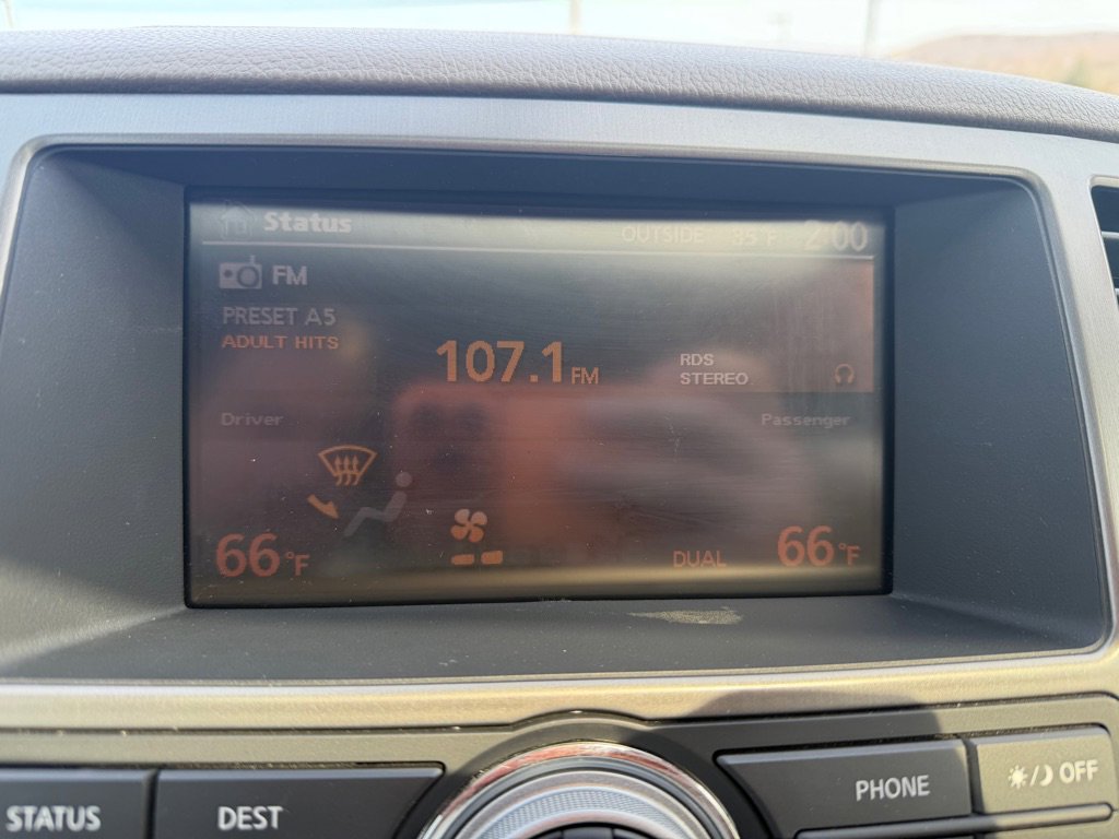 Used 2011 Nissan Armada Platinum w/ 2nd Row Captain Seat Pkg image 40